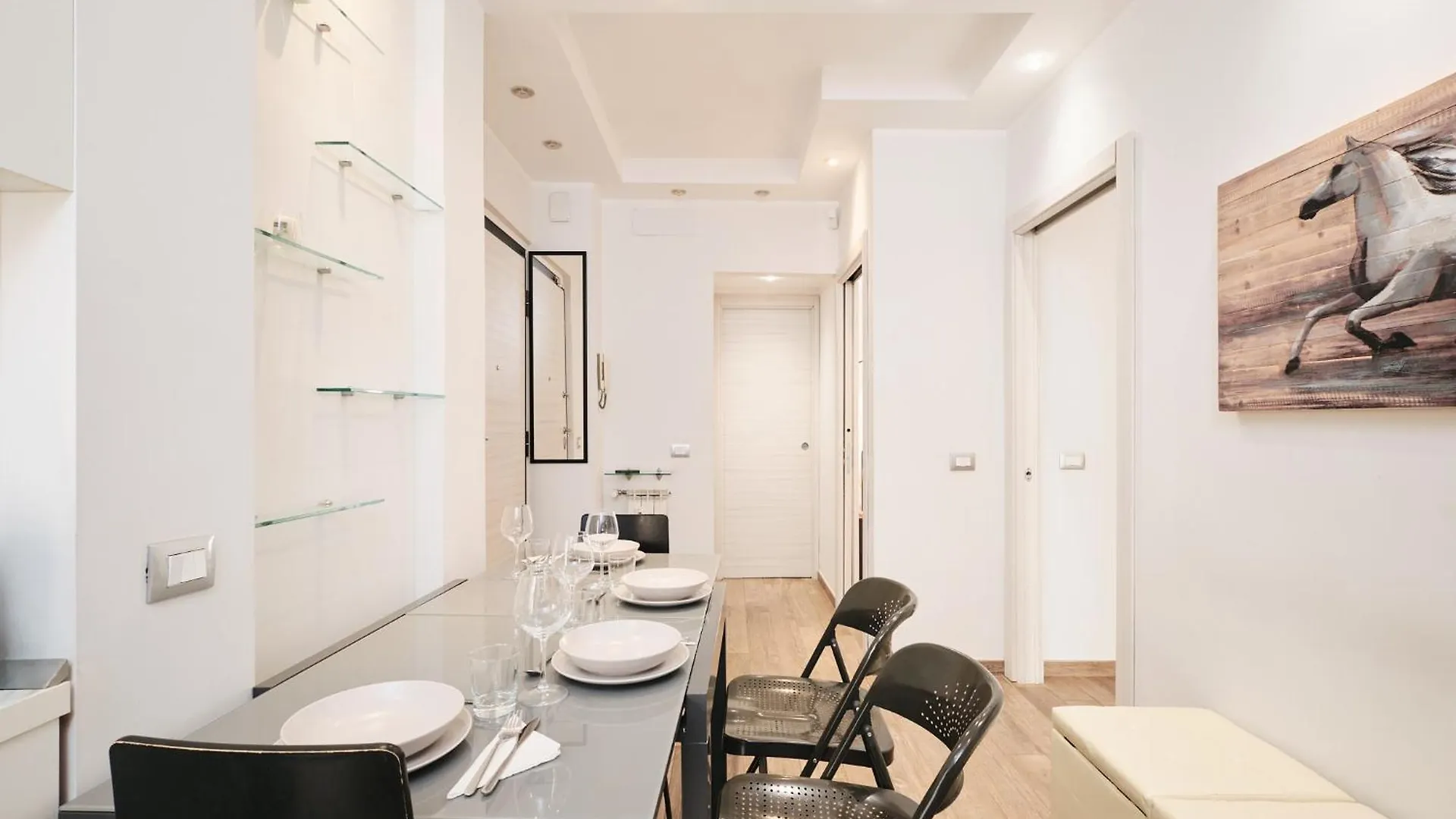 A Few Minutes From The Colosseum - Free Wi-Fi & Netflix 0*, Roma İtalya