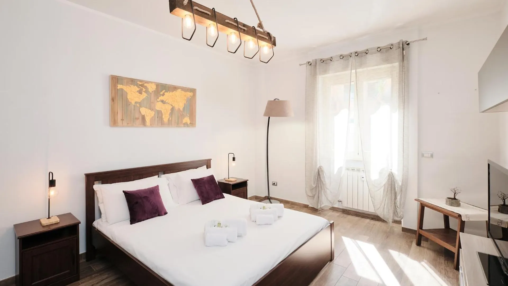 A Few Minutes From The Colosseum - Free Wi-Fi & Netflix