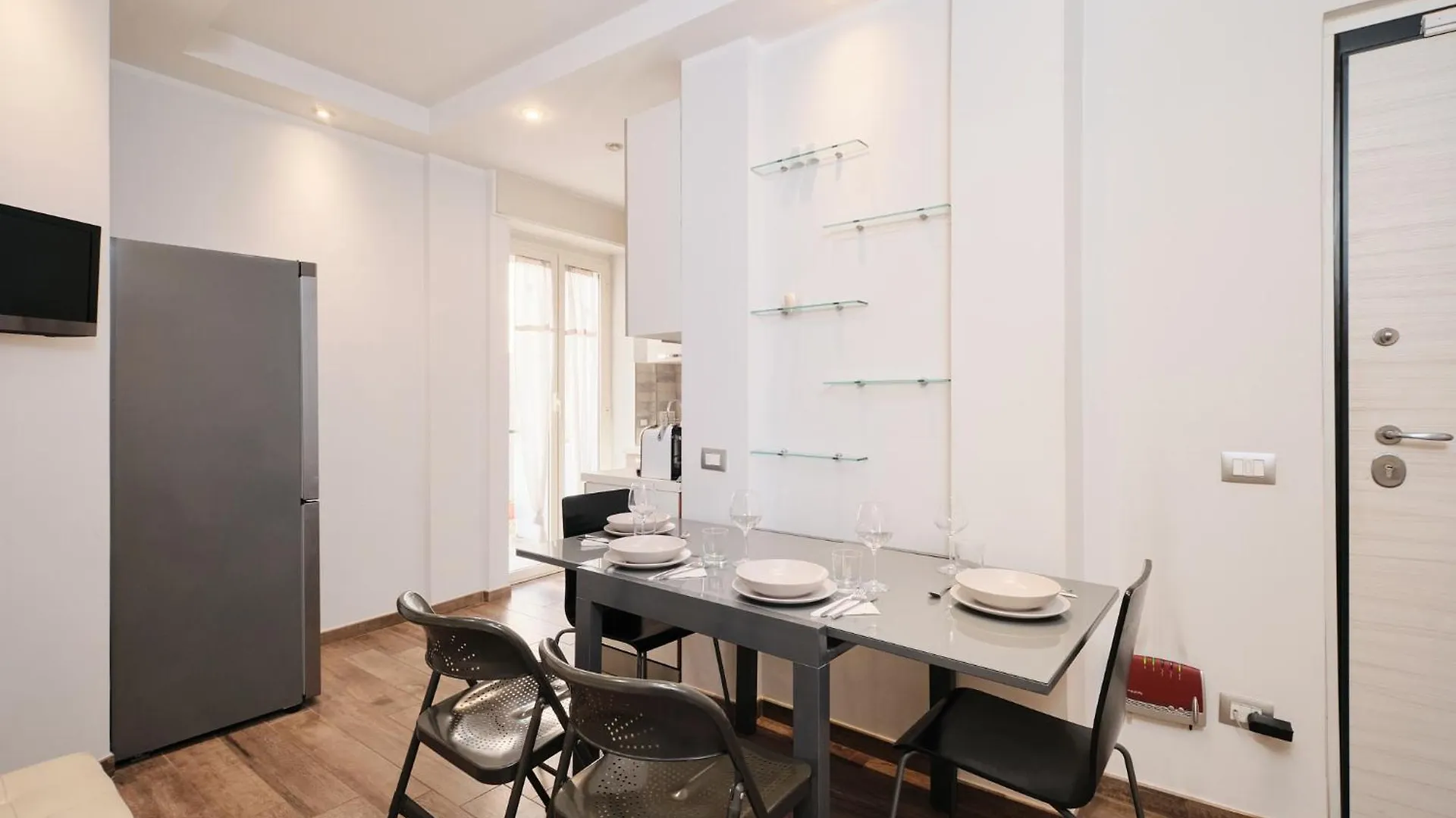 Apartment A Few Minutes From The Colosseum - Free Wi-Fi & Netflix