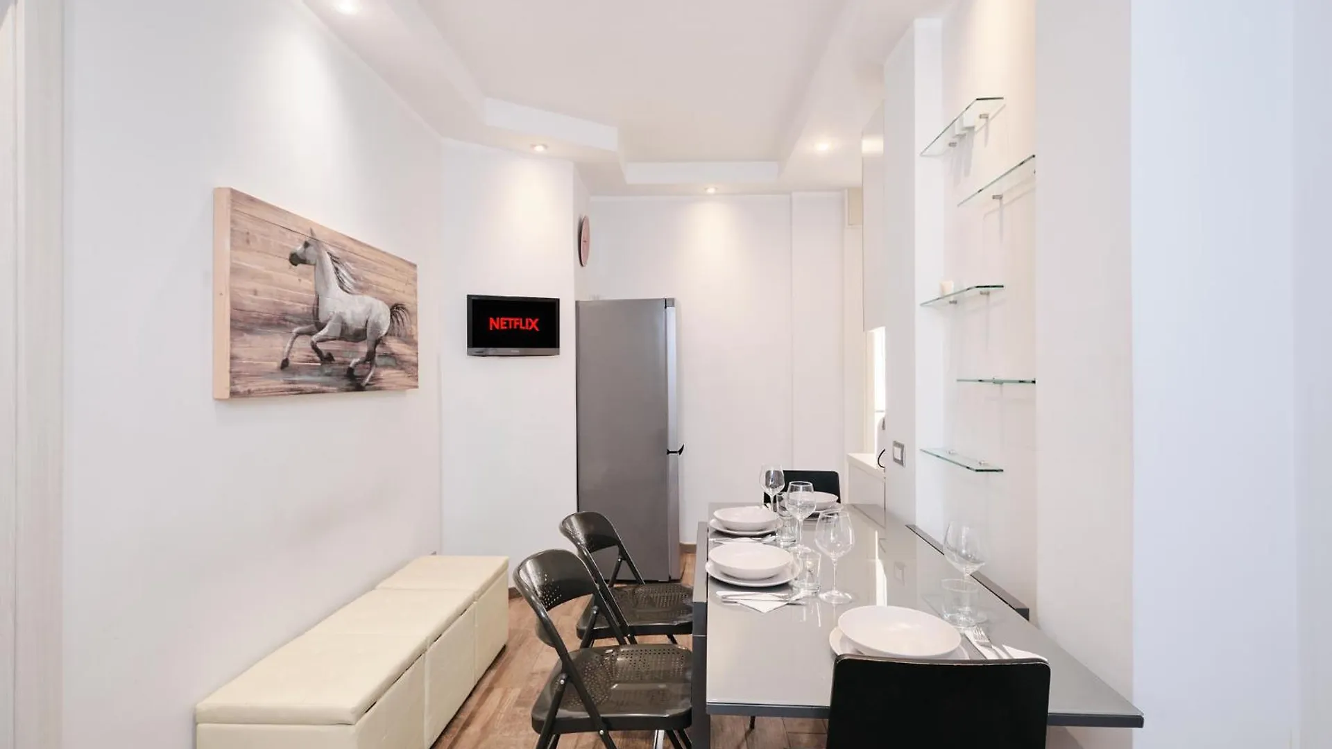 Apartment A Few Minutes From The Colosseum - Free Wi-Fi & Netflix Italy