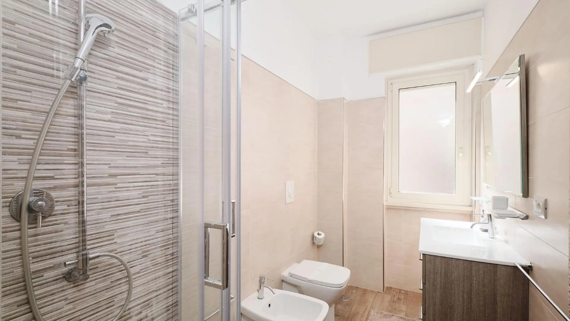 Apartment A Few Minutes From The Colosseum - Free Wi-Fi & Netflix